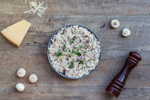 Risotto al nero di seppia: ingredienti, ricetta e procedimento per realizzarlo